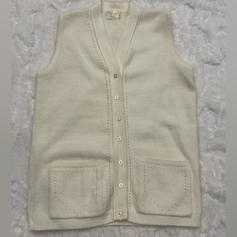 Its Pure Gould Cream Sweater Vest